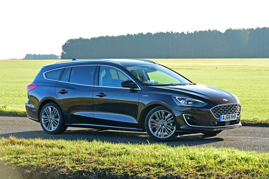  Ford Focus Vignale Estate 2018 года  (UK) (фото 1 из 18)